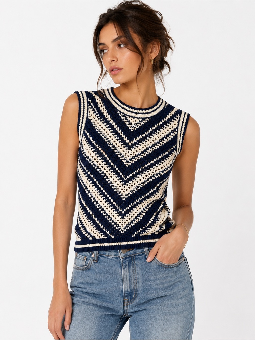 Women’s Elie Tahari Sleeveless Navy and Cream Chevron Knit Top